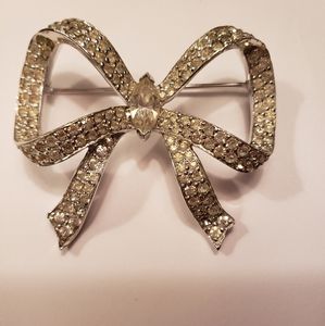 Vintage Jomaz bow pin